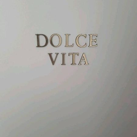 Le Dolce Vita - Centre Historique, Proche Toutes Commodites, Stationnement Aise, Wifi-Netflix Niort Exterior photo