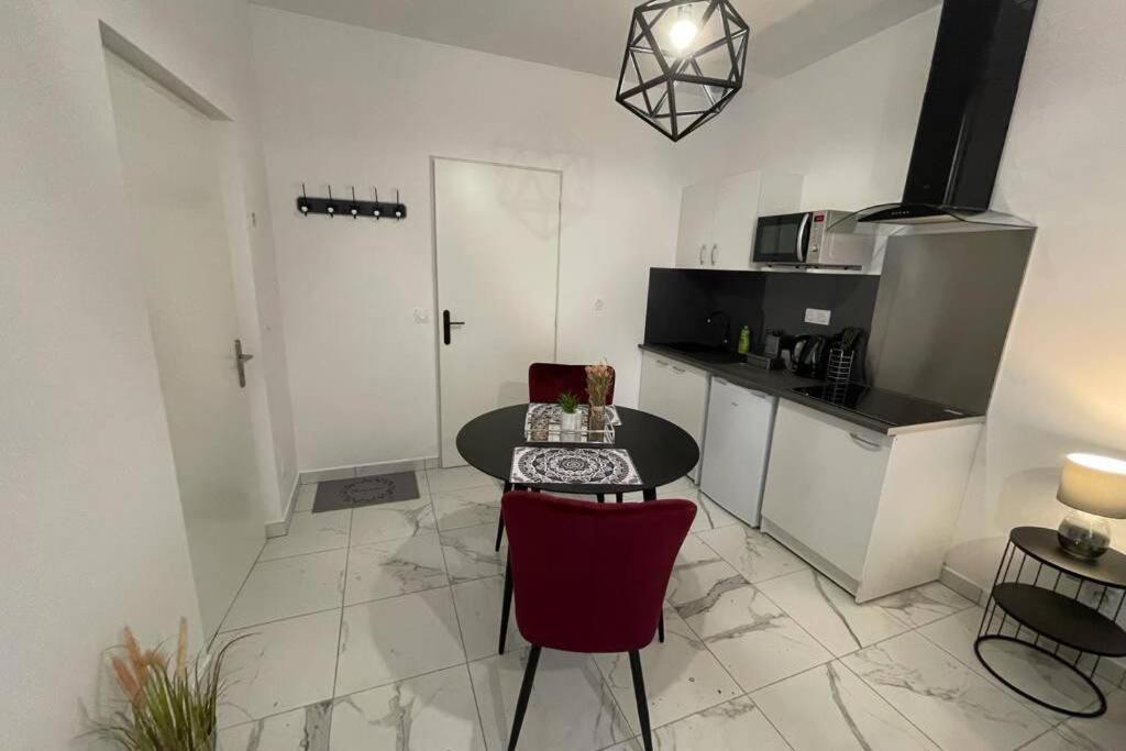 Le Dolce Vita - Centre Historique, Proche Toutes Commodites, Stationnement Aise, Wifi-Netflix Niort Exterior photo